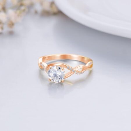 Women's split-shank diamond ring