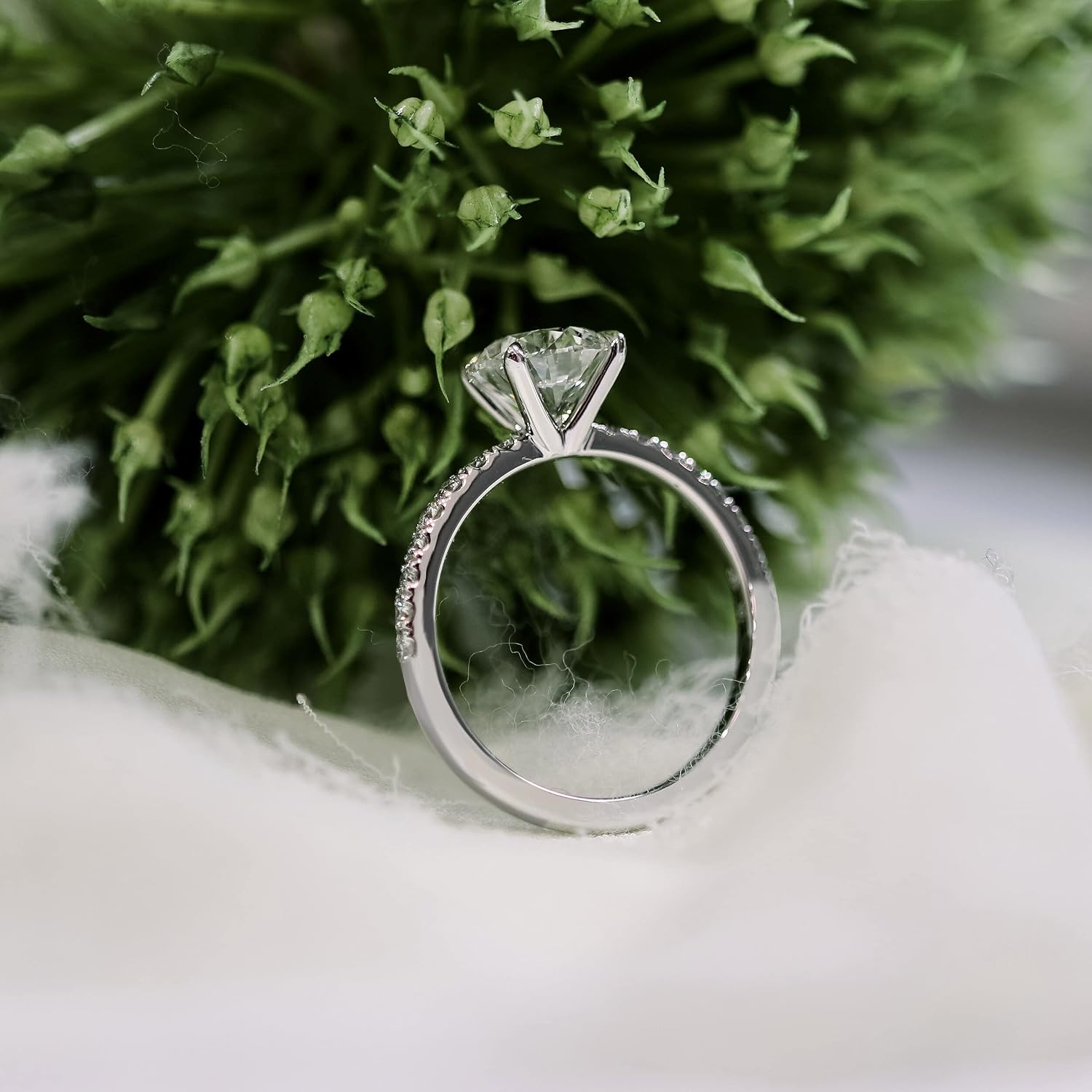 Women's oval-cut Moissanite wedding ring - Image 2